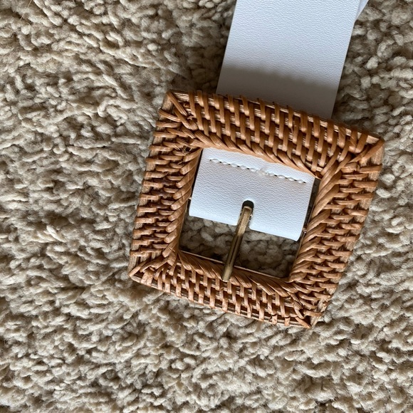WHITE LEATHER WIDE WOVEN WICKER SQUARE BUCKLE BELT - Picture 14 of 15